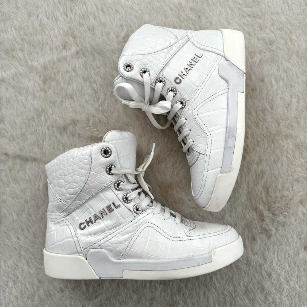EUC: CHANEL White Crocodile Embossed Lace Up High Top Sneakers Size 36